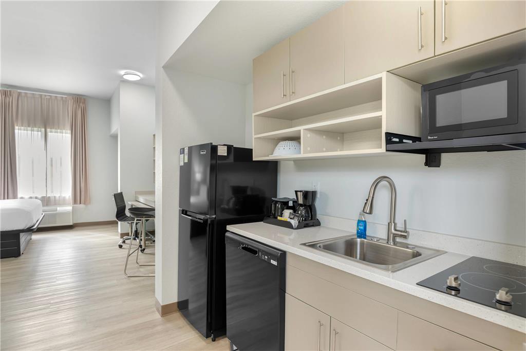 MAINSTAY SUITES CHESAPEAKE-guestroom-Guest Room,On-Site.jpg