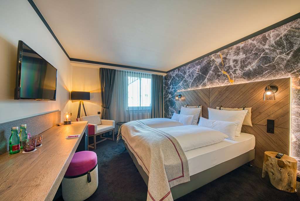 FOURSSIDE HOTEL SALZBURG-guestroom-Guest Room,On-Site.jpg