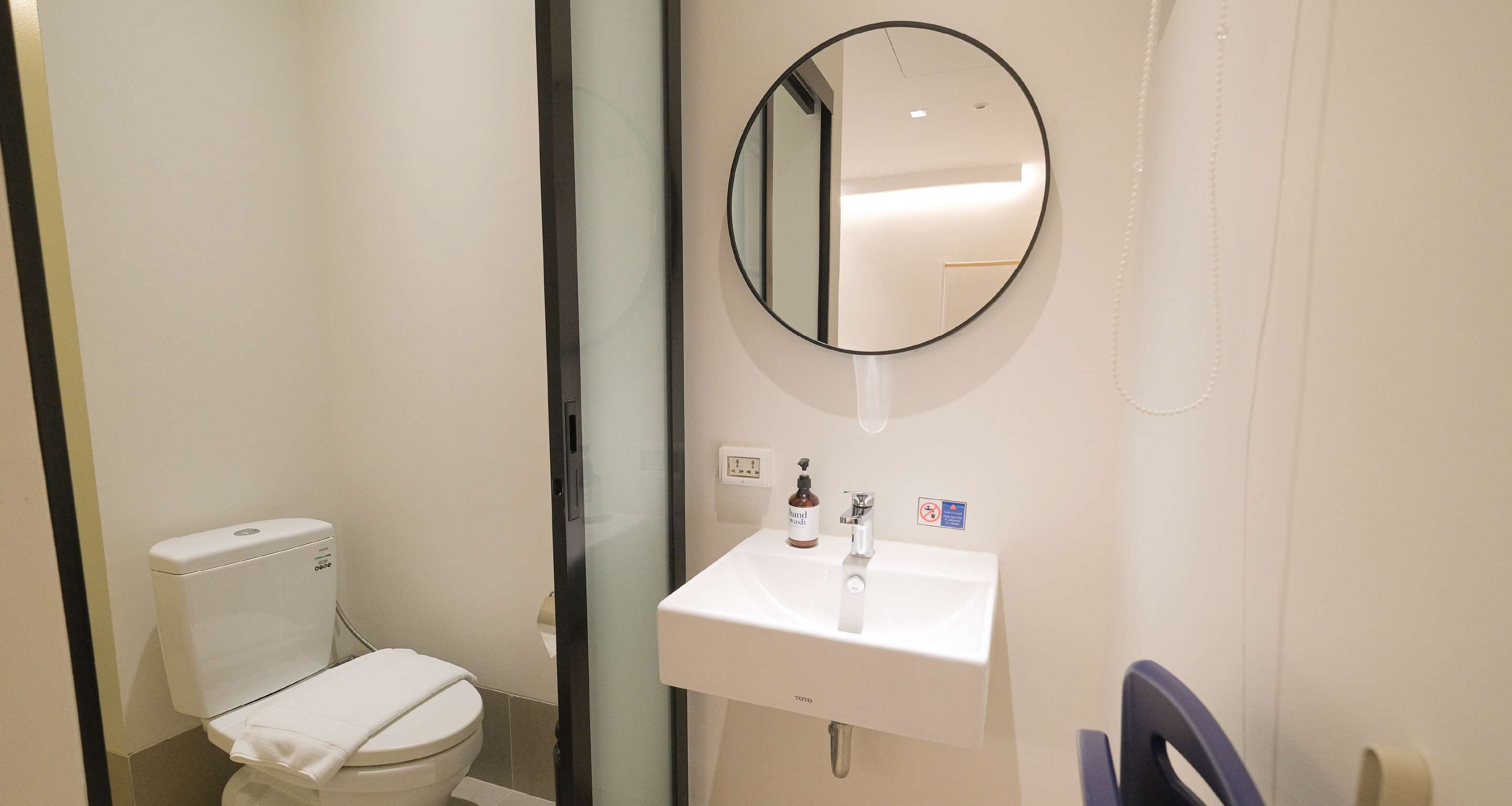 SimpleStay Chatuchak, SureStay Collection by Best Western Room Type - 1 Double Bed, Non-Smoking, Standard Room, Safety Box, Air-Conditioned, Kettle, Shower