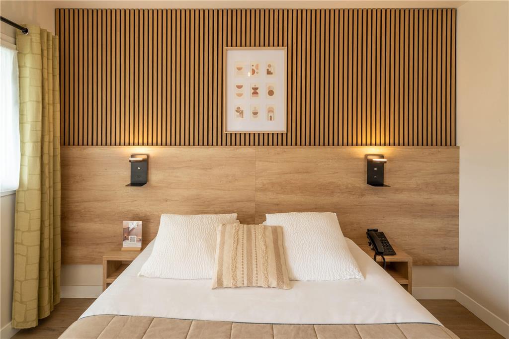 Sure Hotel by Best Western Mont-de-Marsan-guestroom-Guest Room,On-Site.jpg