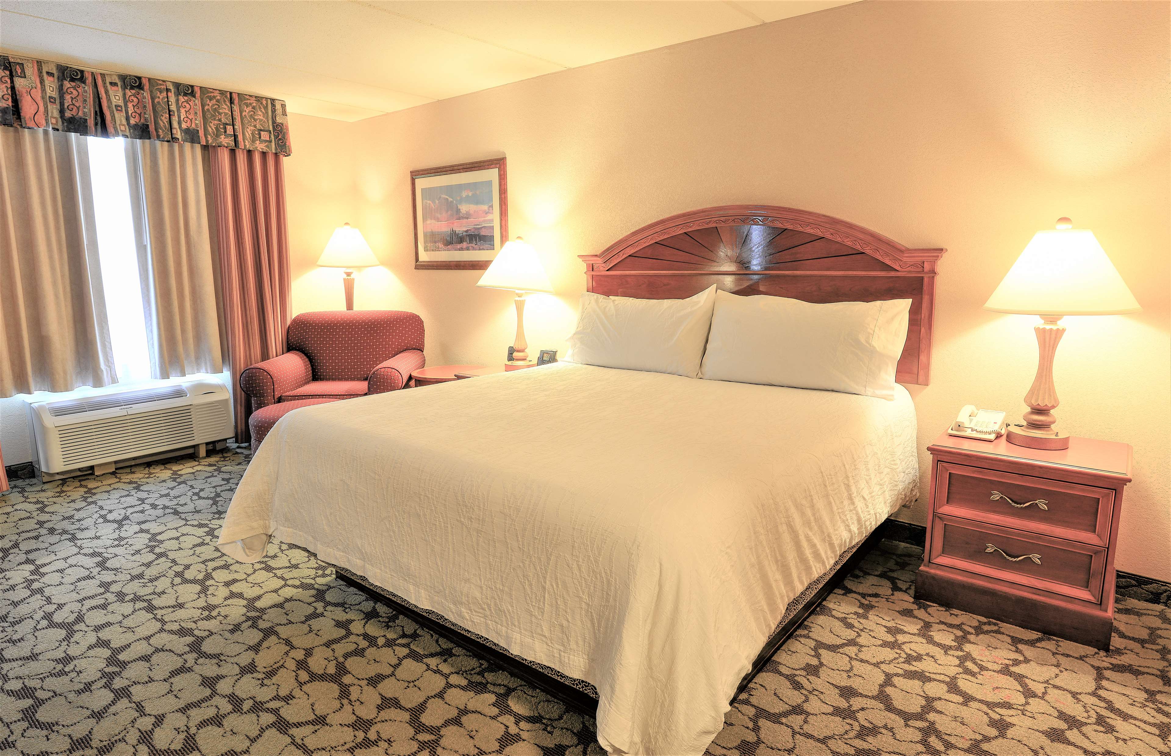 1 King Bed image