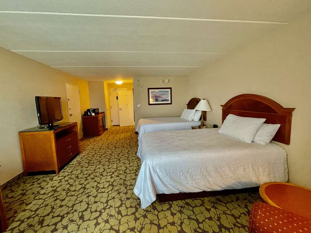 ACP Hotel Houston Westchase-guestroom-Guest Room,On-Site.jpg