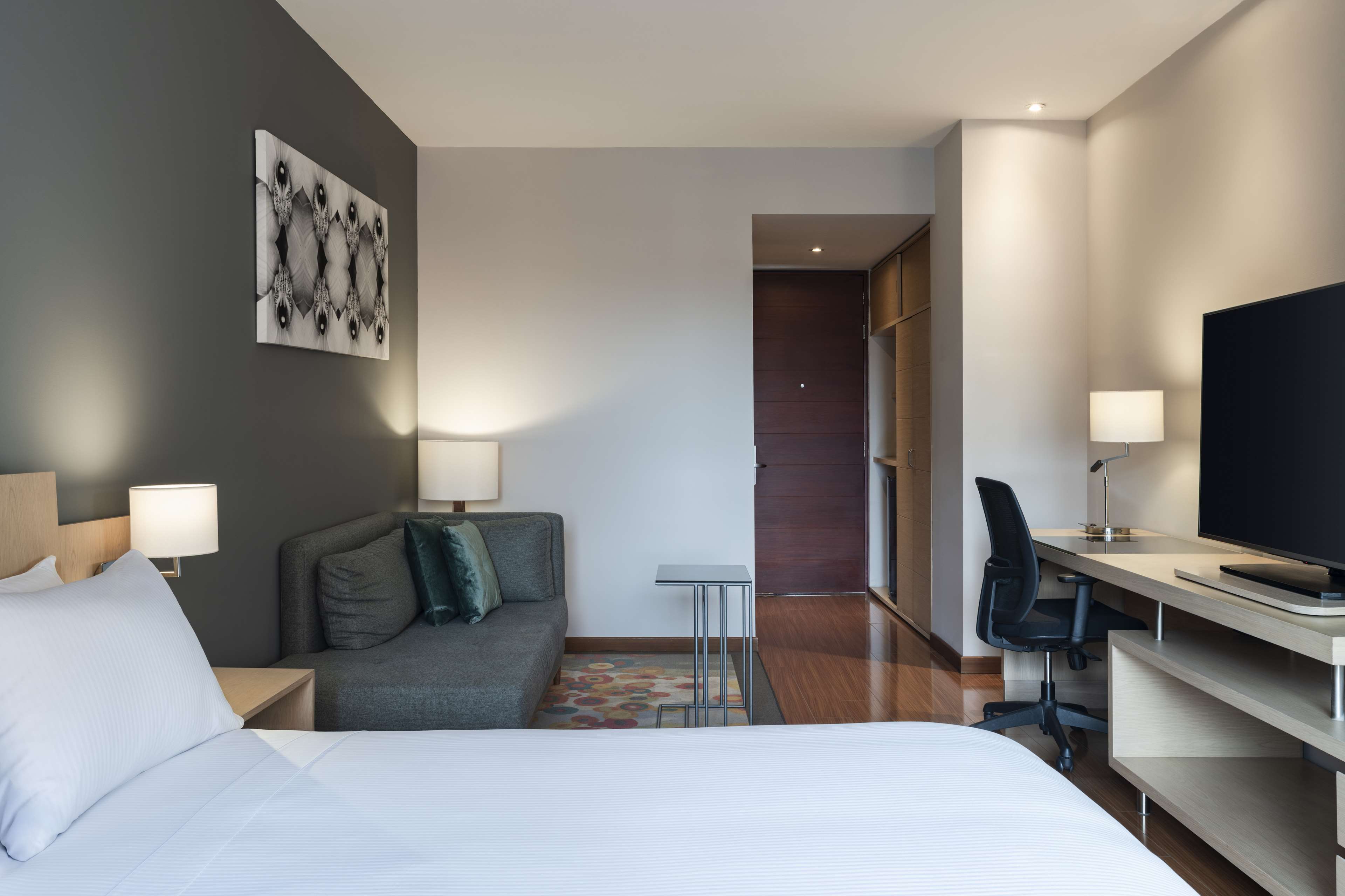 DoubleTree by Hilton Bogota Calle 100 - Tap to explore photos