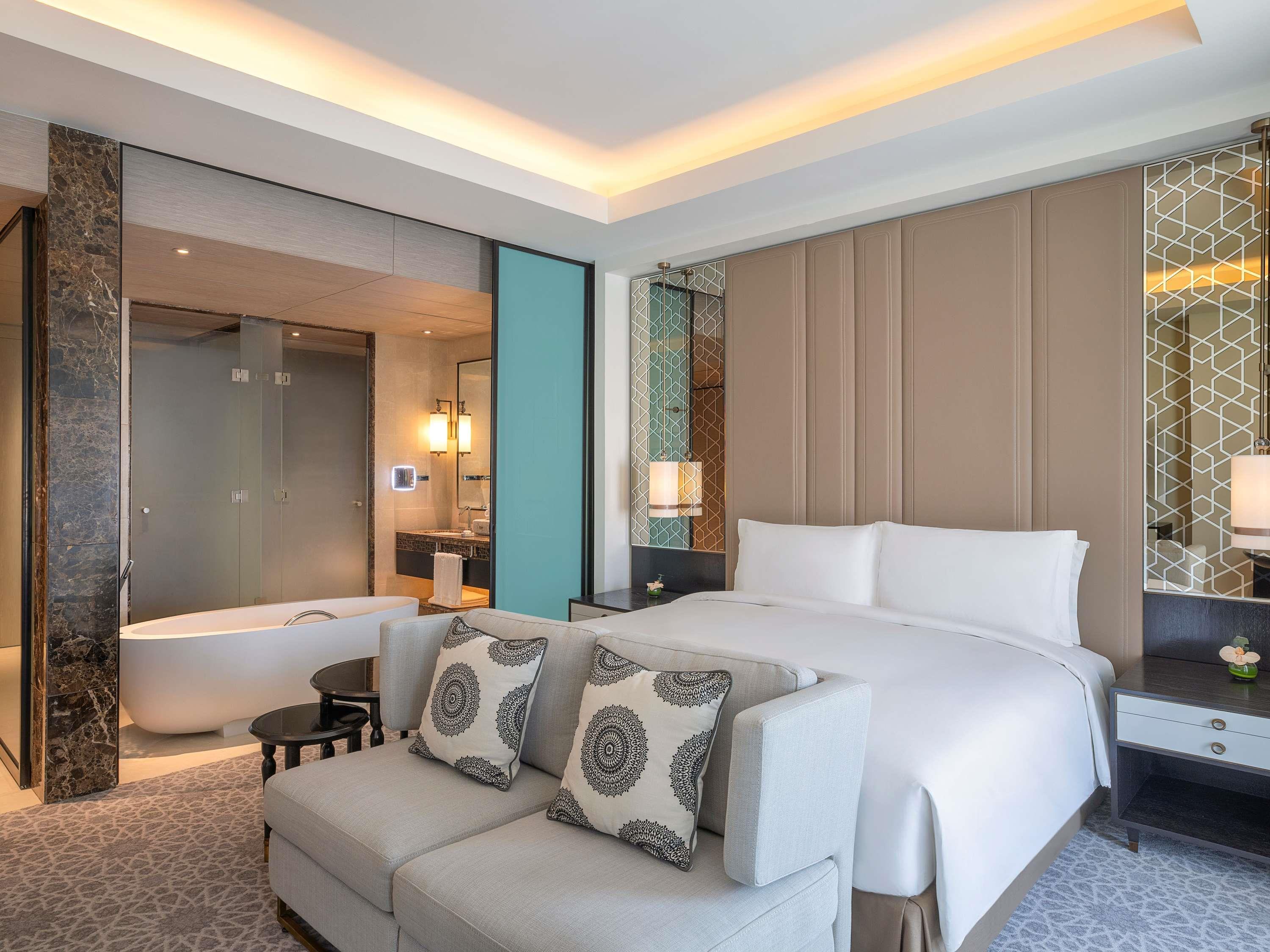 Sofitel Riyadh Hotel & Convention Centre Room Type - Superior Room, 1 King Bed