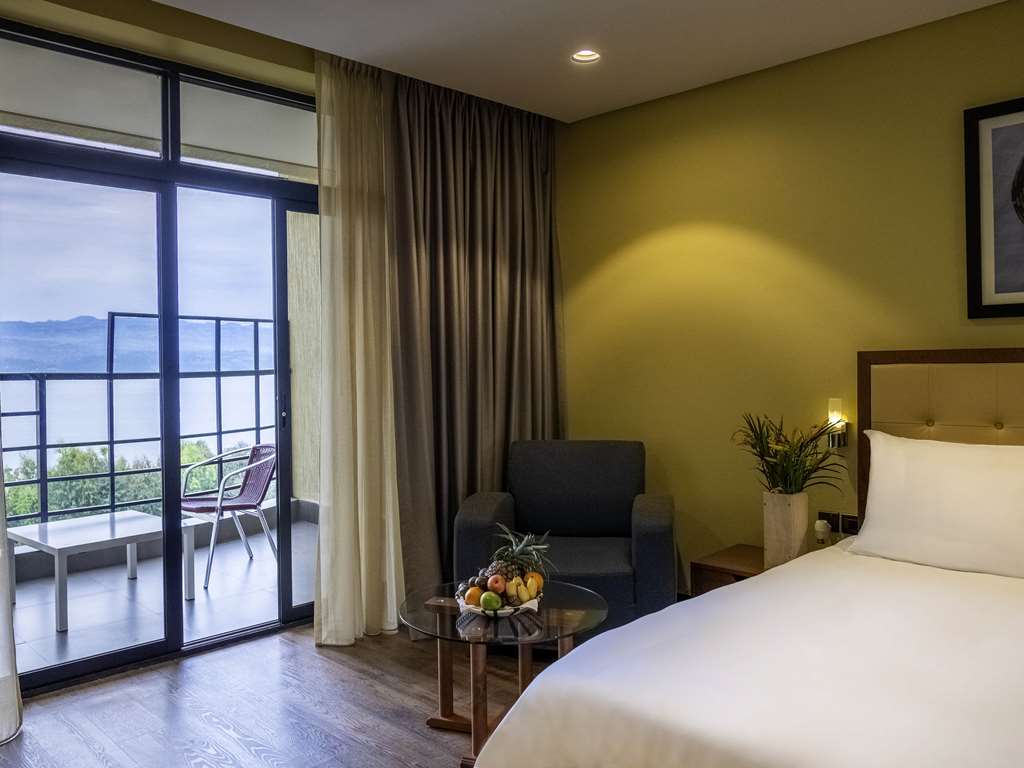 Mantis Kivu Marina Bay Hotel-guestroom-Guest Room,On-Site.jpg