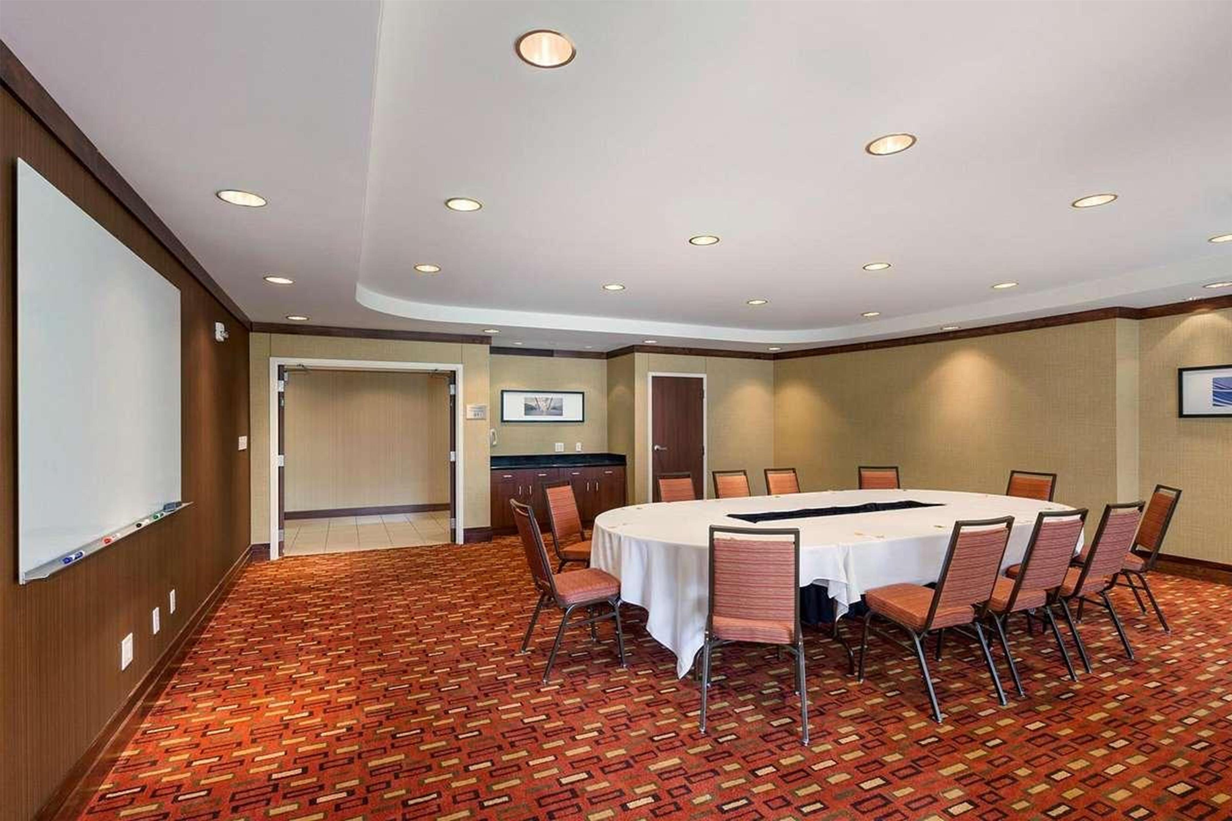 KS Meeting Room | Sonesta Essential Junction City