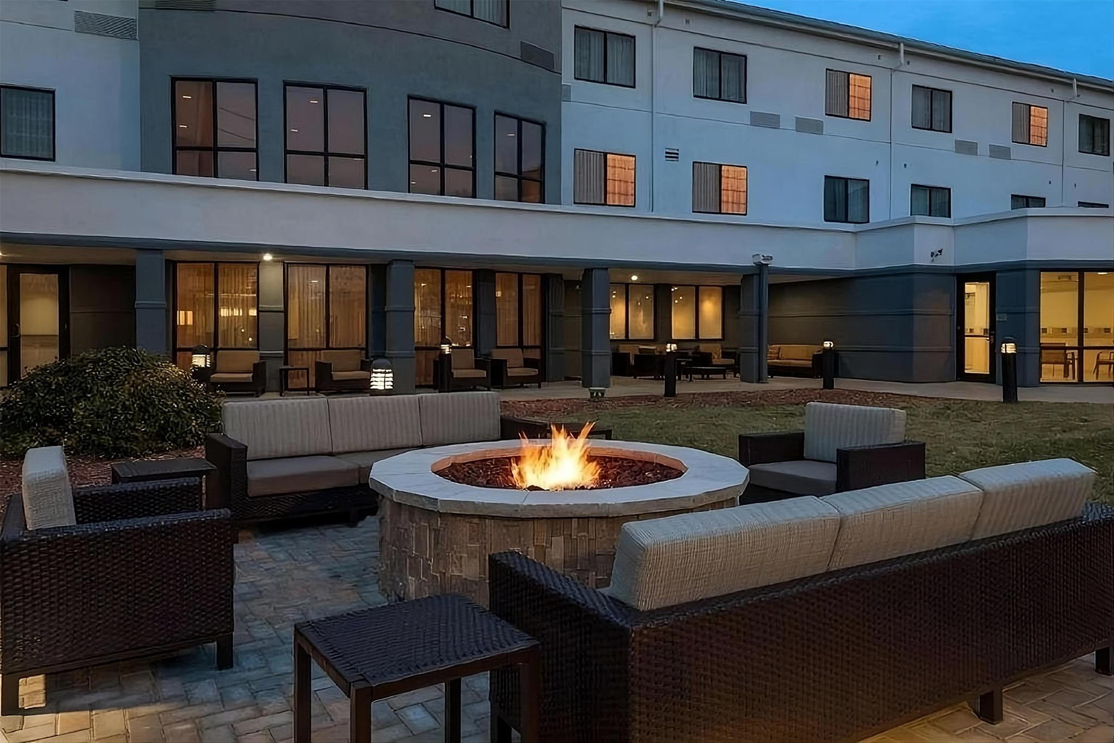 KS Fire Pit | Sonesta Essential Junction City