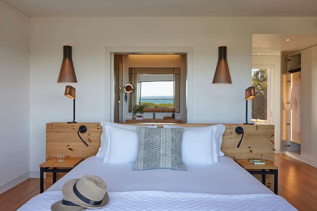 OCTANT PRAIA VERDE-guestroom-Guest Room,On-Site.jpg