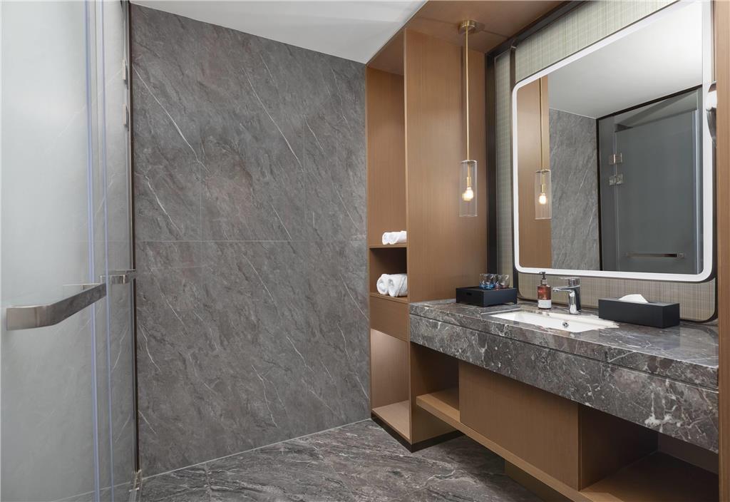 DAYS HOTEL BY WYNDHAM HEFEI HUAIHE-guestroom-Guest Room,Bathroom,On-Site.jpg