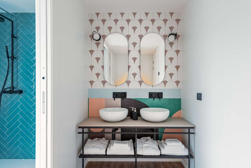 HT HOTEL TRIESTE-guestroom-Guest Room,Suite,On-Site.jpg