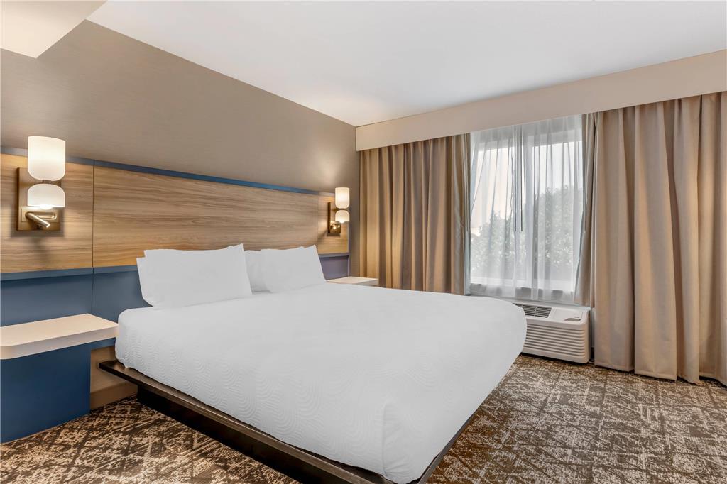 COUNTRY INN AND SUITES BY RADISSON-guestroom-Guest Room,Suite,On-Site.jpg