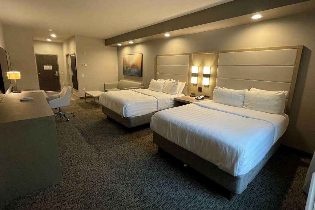 WYNDHAM GARDEN KATY ENERGY CORRIDOR-guestroom-Guest Room,On-Site.jpg