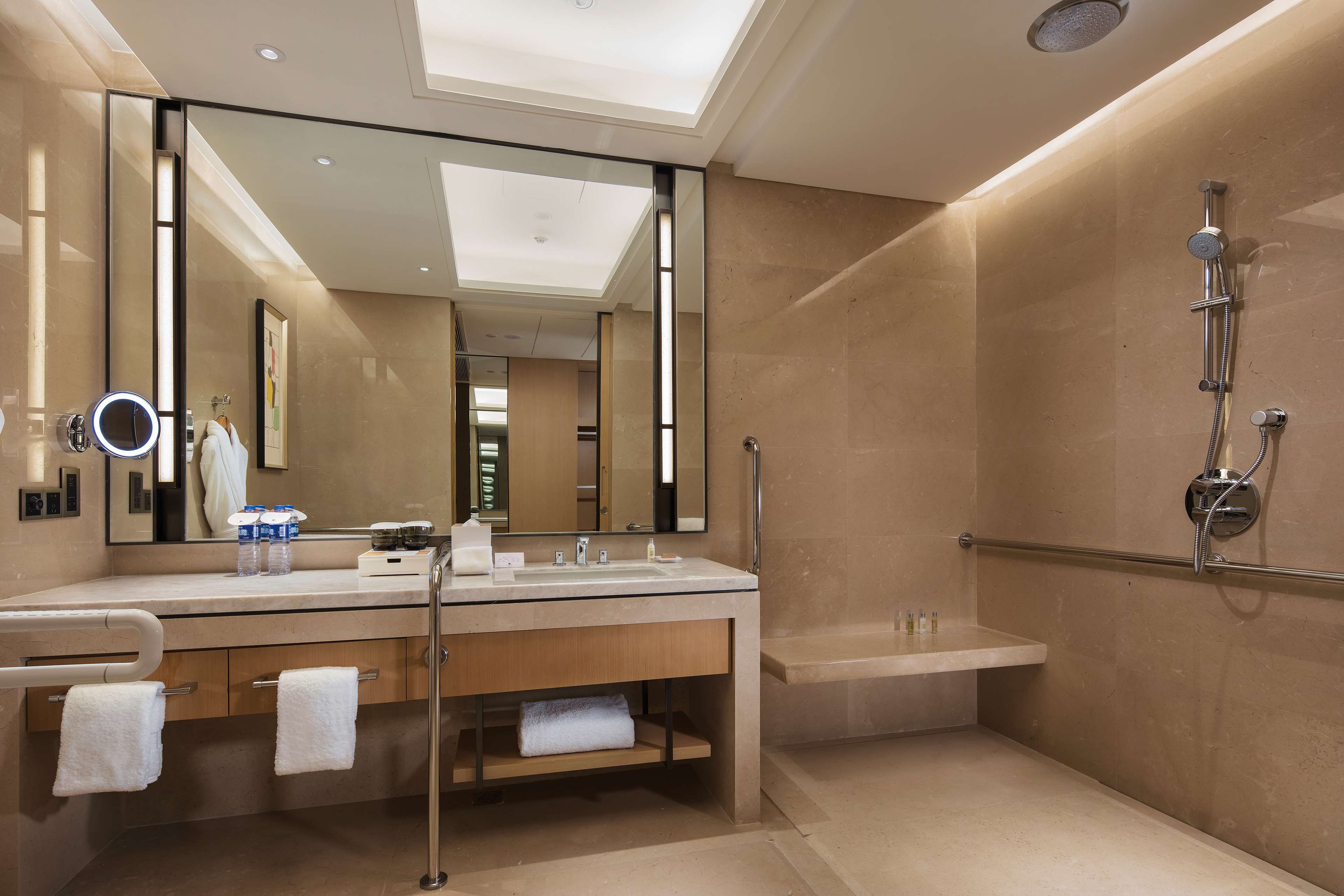 DoubleTree by Hilton Chengdu - Longquanyi - Tap to explore photos
