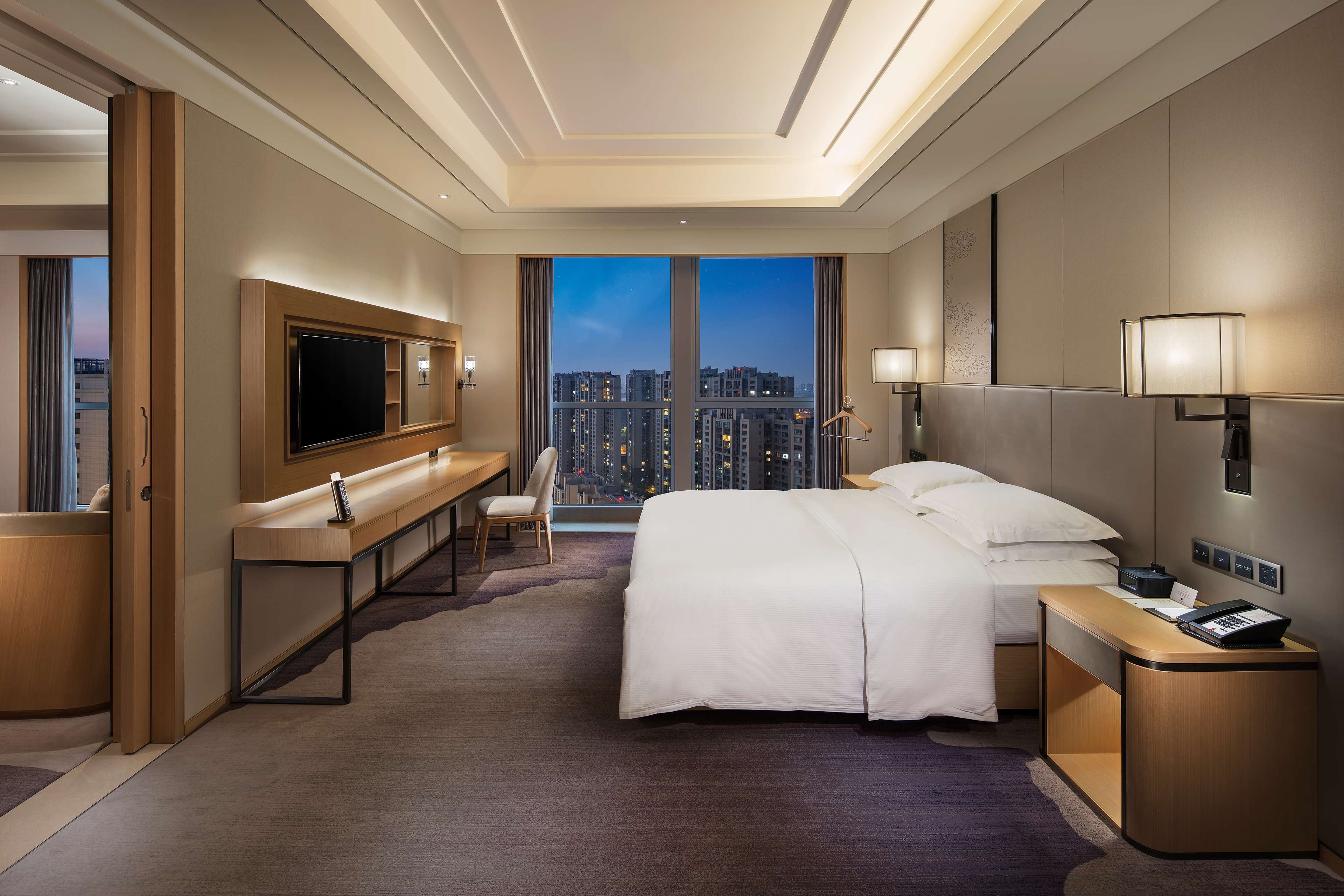 DoubleTree by Hilton Chengdu - Longquanyi Room Type - KING ONE BEDROOM DLX SUITE