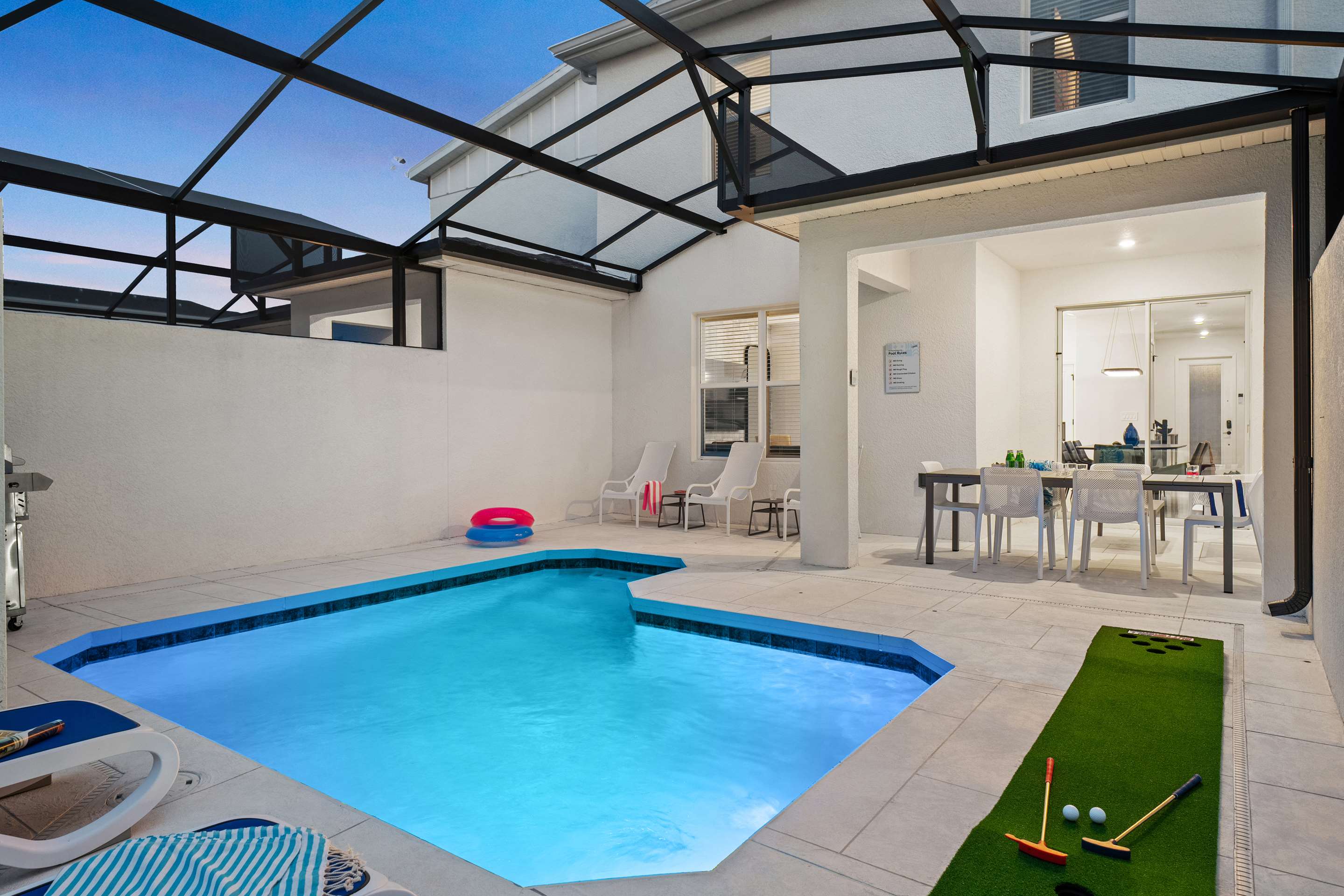 VORBS Swimming Pool | Villatel Orlando Resort