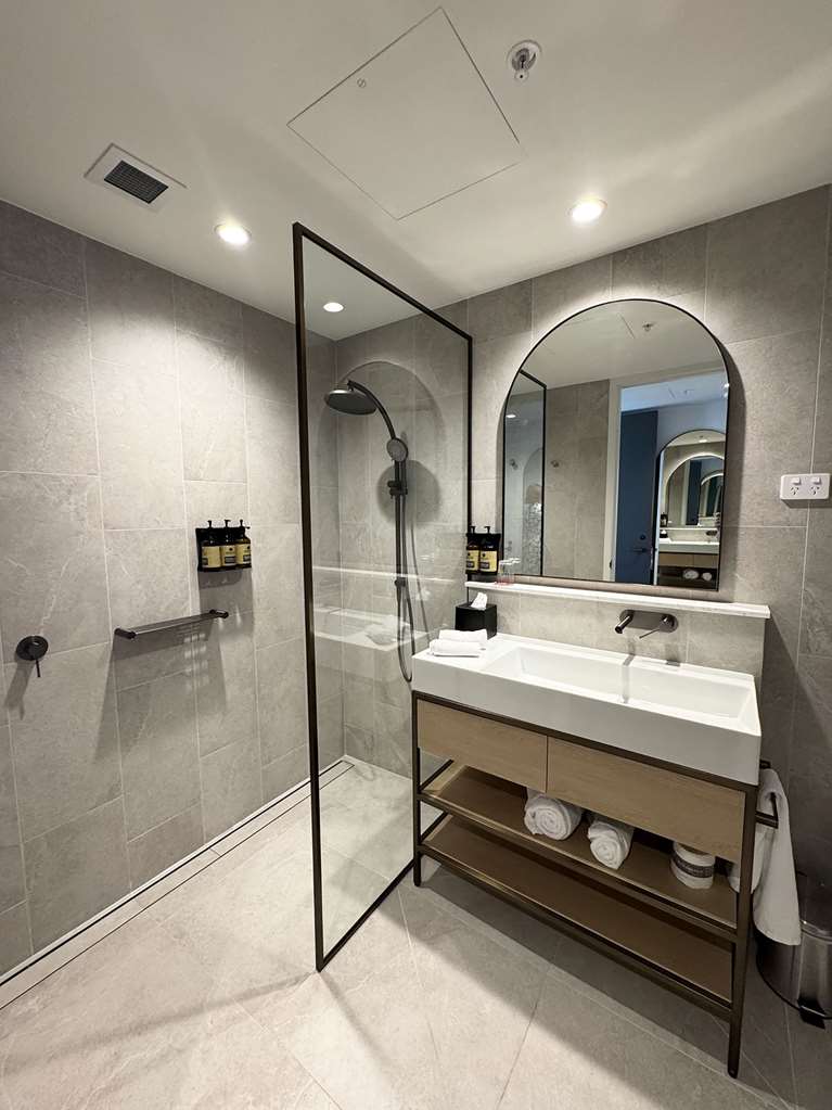 ENCORE BY MINGARA-guestroom-Guest Room,Bathroom,On-Site.jpg