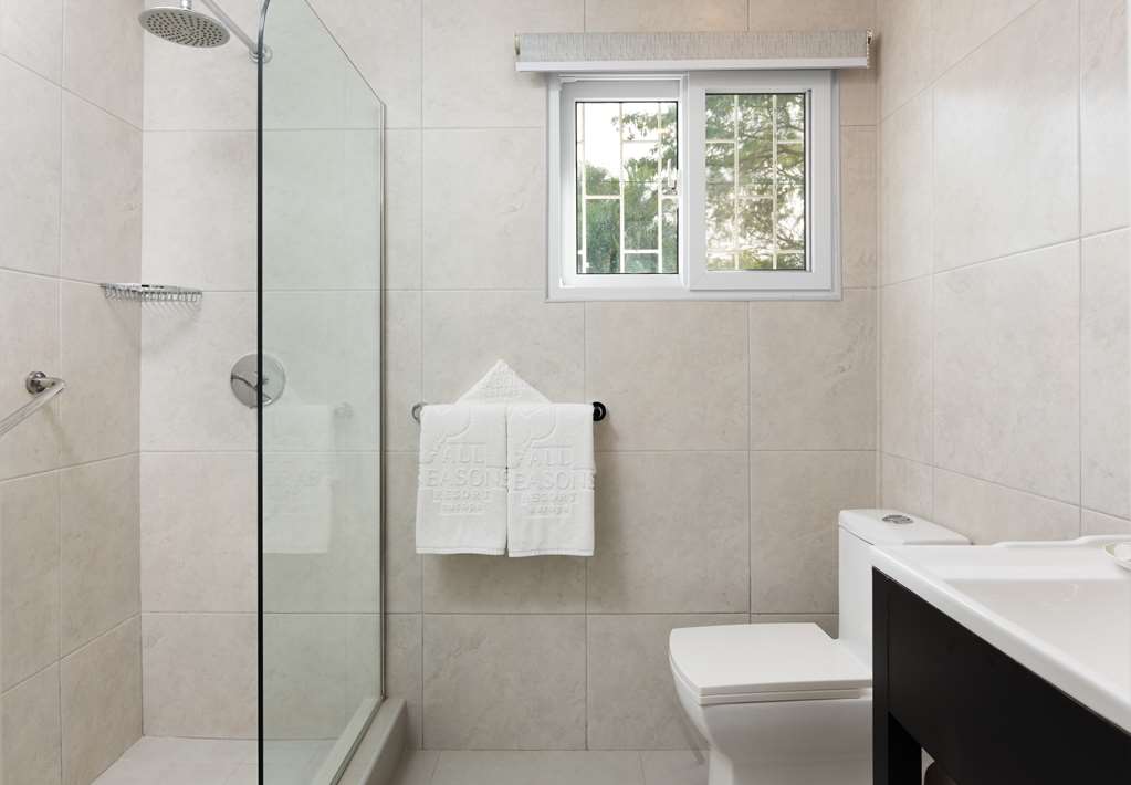ALL SEASONS RESORT EUROPA-guestroom-Guest Room,Bathroom,On-Site.jpg