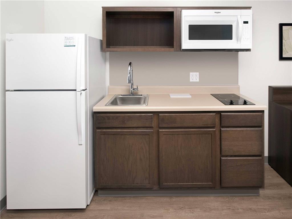 WOODSPRING SUITES CHARLOTTE AIRPORT-guestroom-Guest Room,Suite,On-Site.jpg
