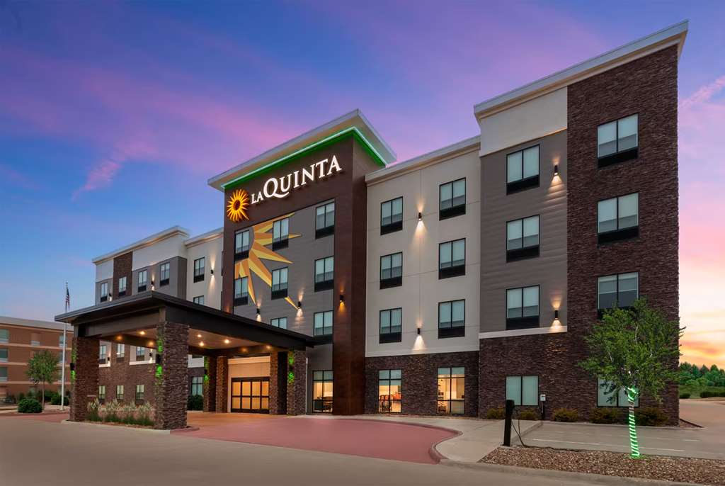 La Quinta Inn & Suites by Wyndham