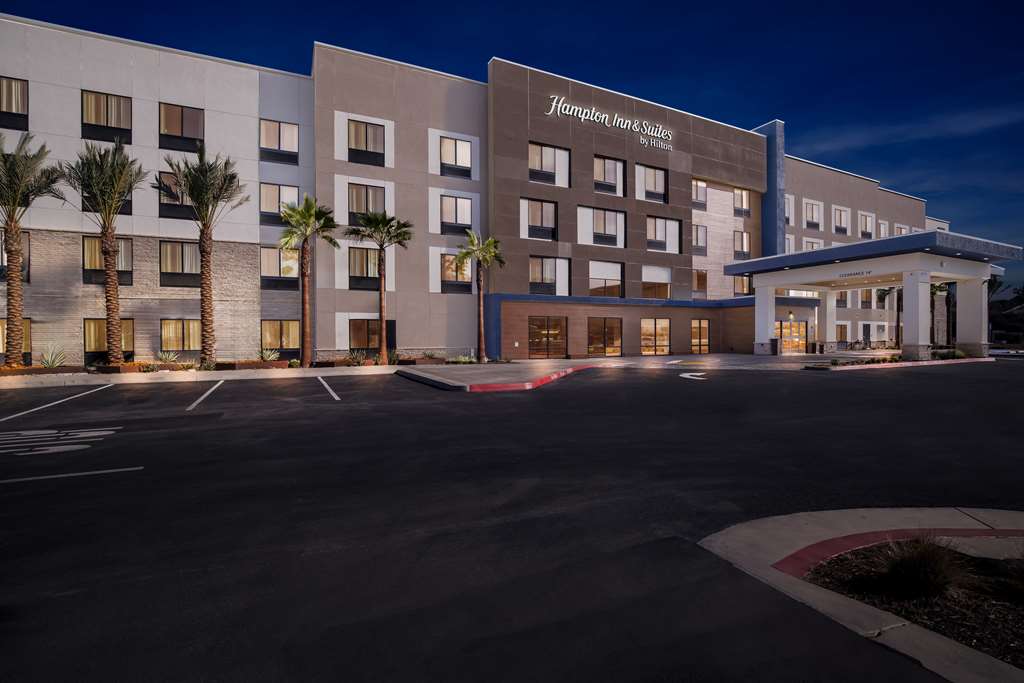 Hampton Inn and Suites by Hilton Corona