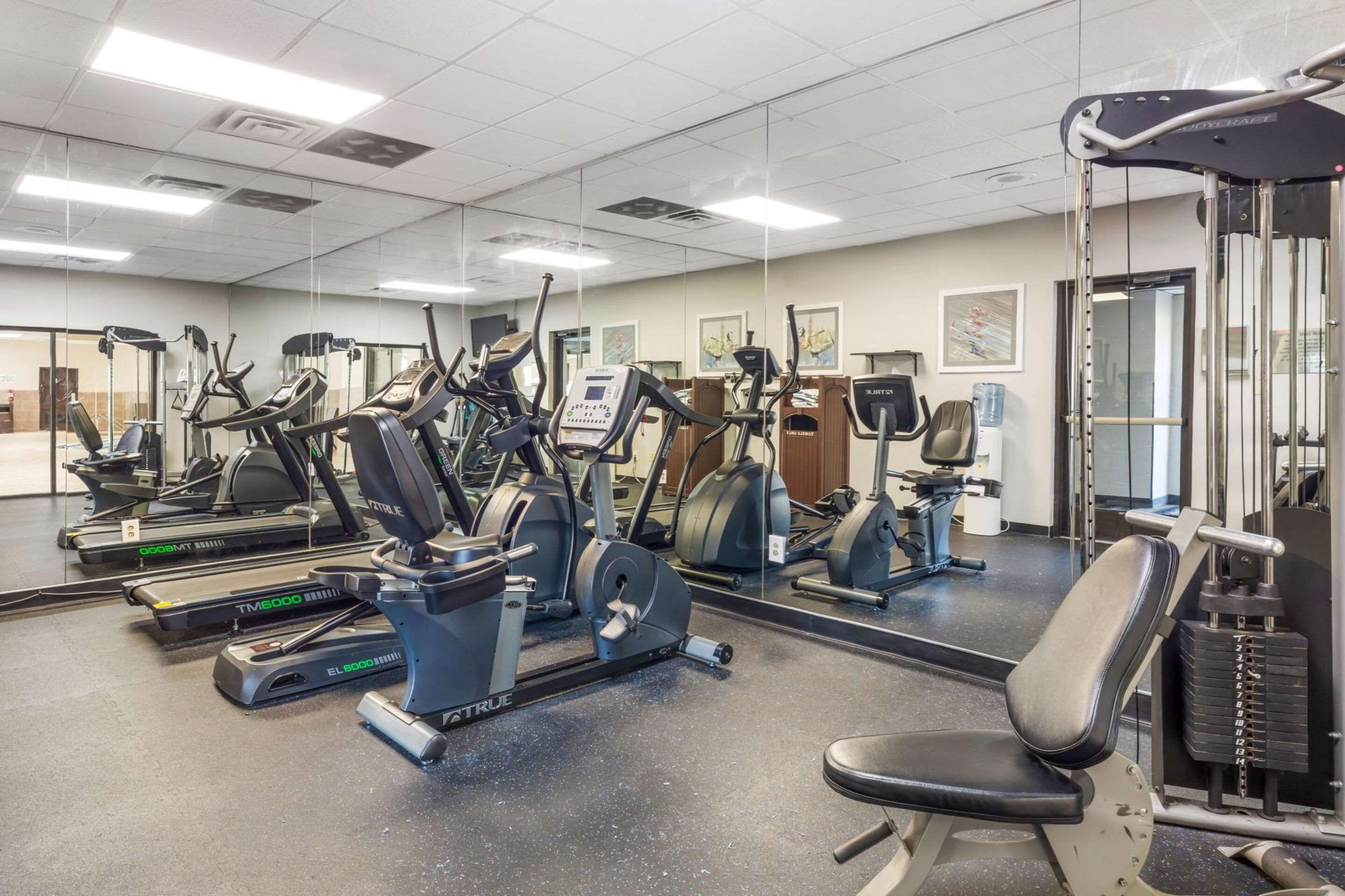 Fitness center | Clarion Inn North Haven - New Haven North