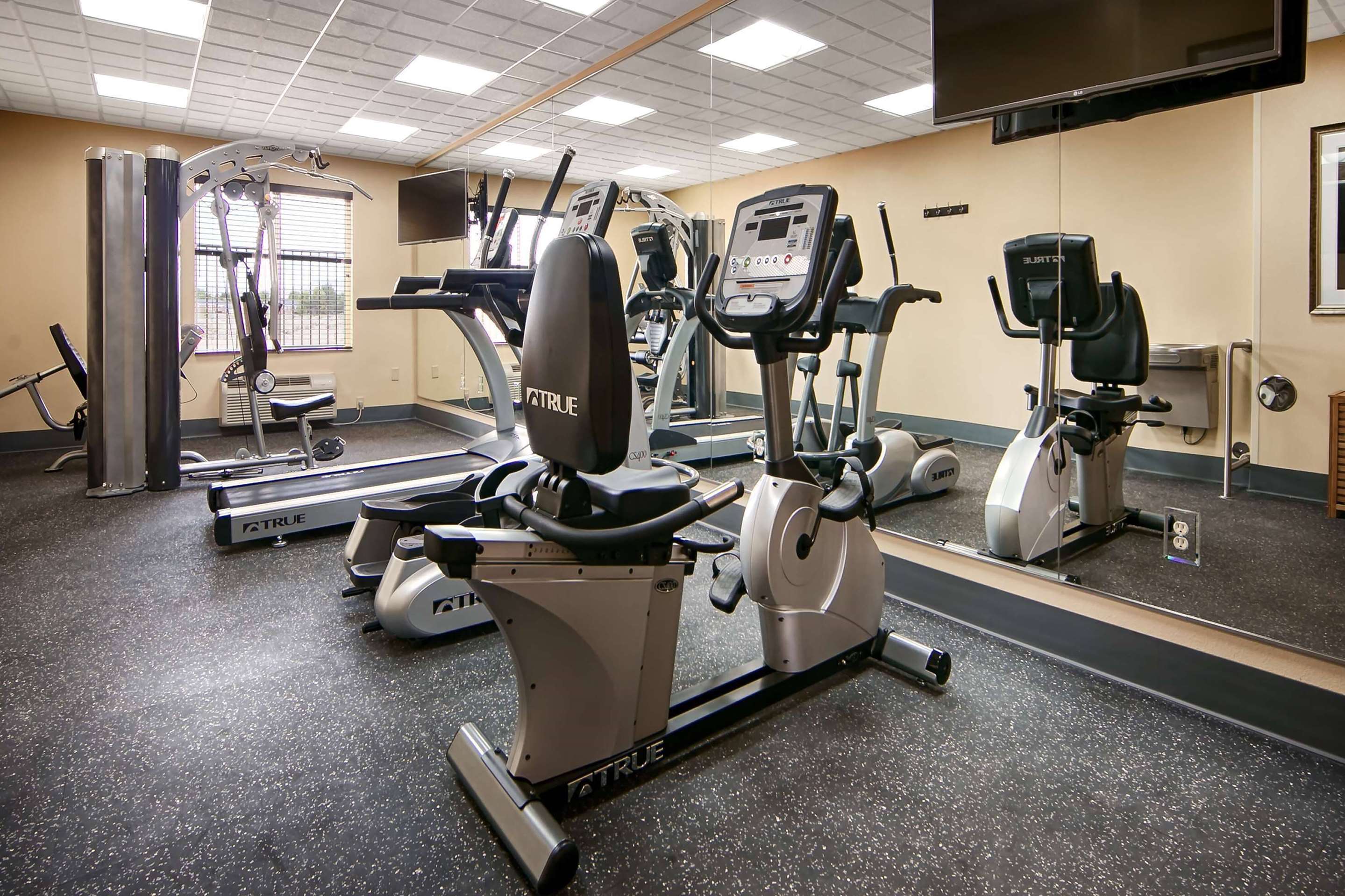 Health club fitness center gym | Wyndham Garden Lancaster CA