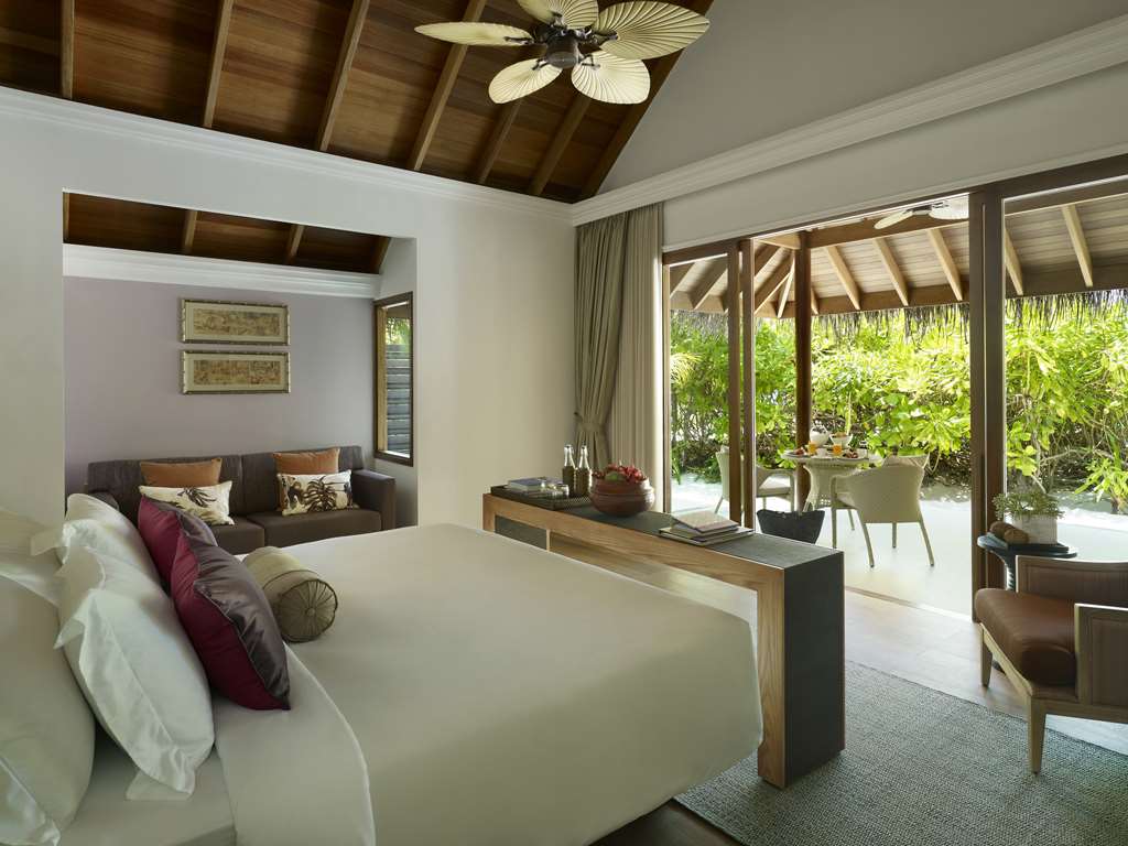 DUSIT THANI MALDIVES-guestroom-Guest Room,On-Site.jpg