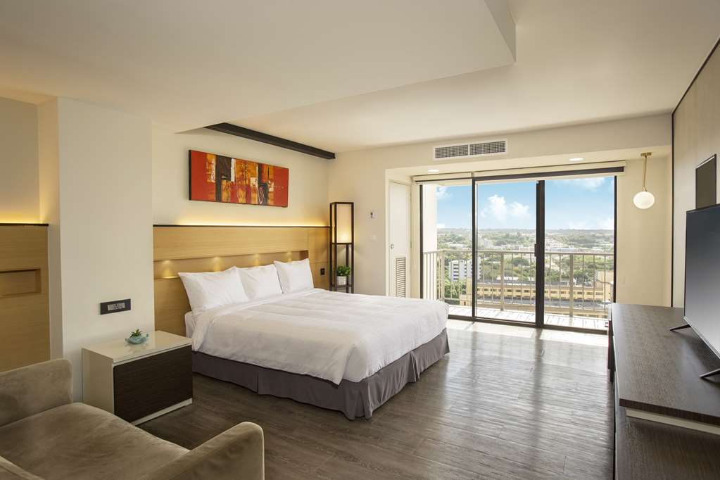 BAYVIEW HOTEL-guestroom-Guest Room,On-Site.jpg