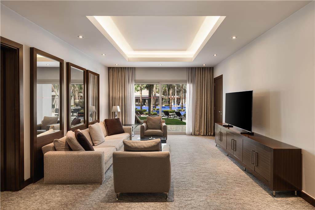 Dusit Thani LakeView Cairo-guestroom-Guest Room,On-Site.jpg