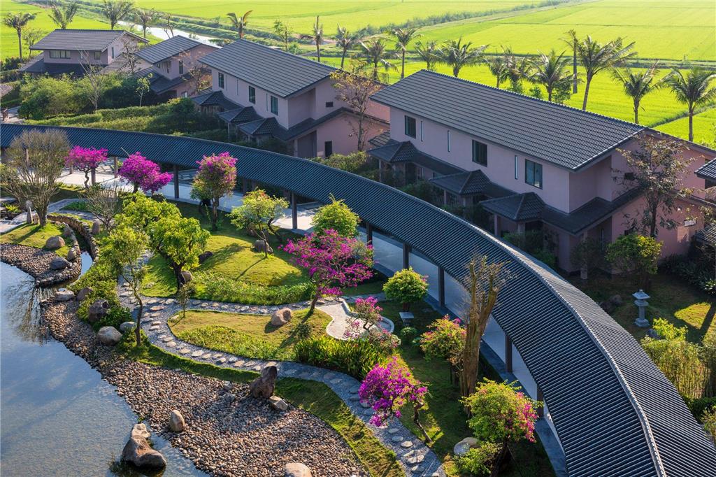 KOBI ONSEN RESORT HUE AFFILIATED BY-guestroom-Guest Room,Guest Room Amenity,Pool,Architecture,On-Site,Outdoor/Exterior,Garden,Exterior View of Building.jpg