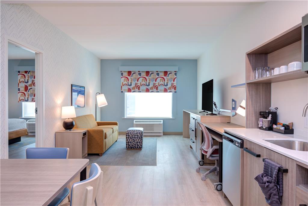 HOME2 SUITES HLTN SMITHFIELD SELMA-guestroom-Guest Room,On-Site.jpg