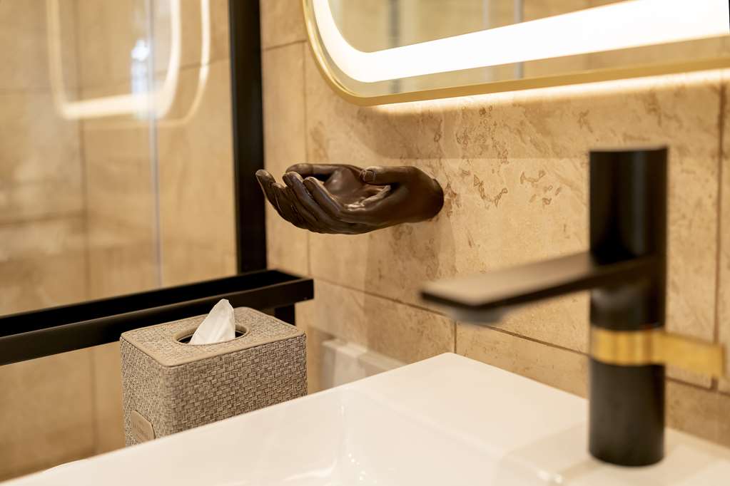 HOTEL LA COMPANIA DEL VALLE-guestroom-Guest Room,Bathroom,On-Site.jpg