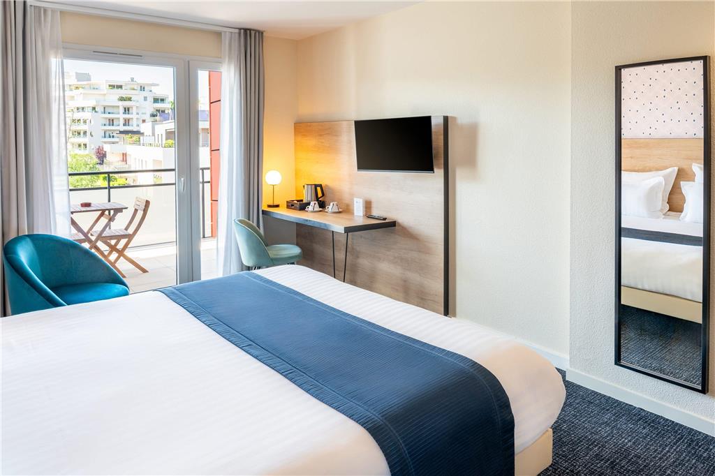 Best Western Hotel Fontaine Argent-guestroom-Guest Room,On-Site.jpg