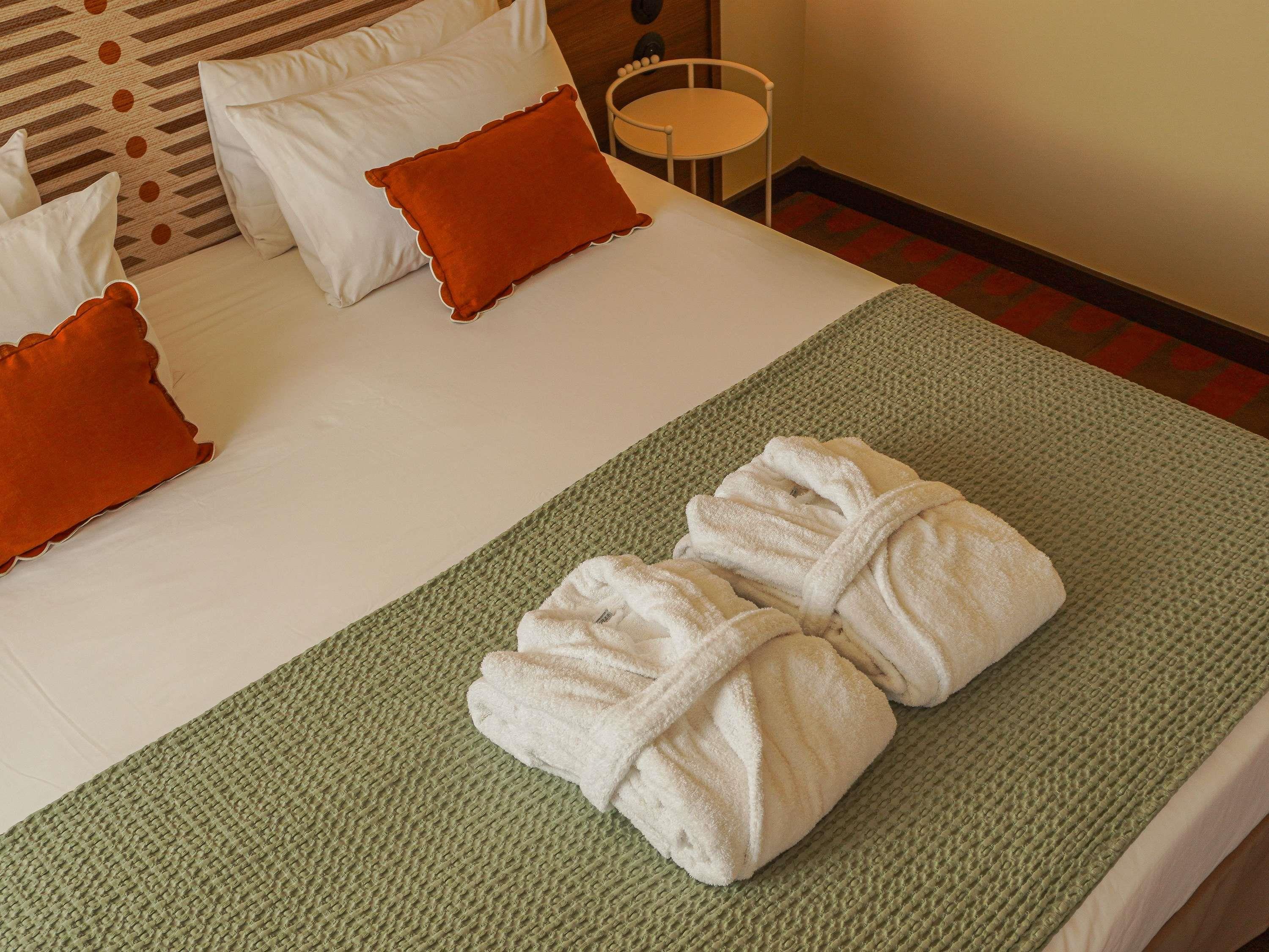 Mercure Arles Centre Arenes - Tap to explore photos
