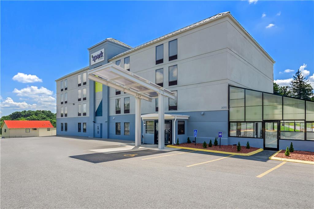 Spark by Hilton Wytheville East Main Str