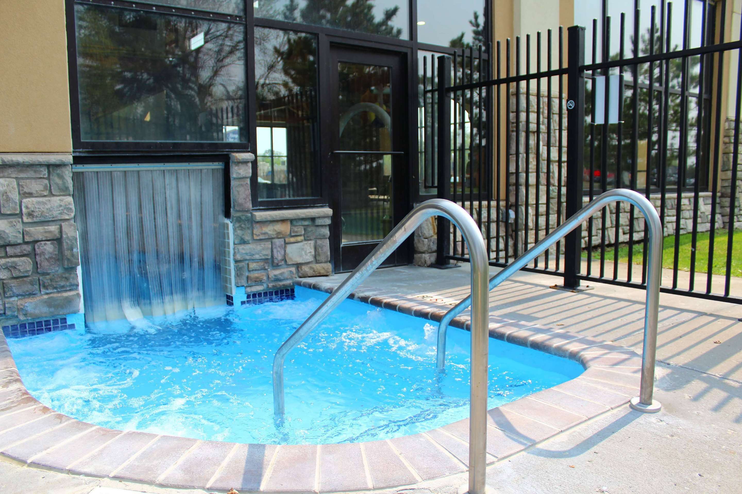 Pool | SouthShore Hotel on Lake Bemidji, Trademark Coll by Wyndham