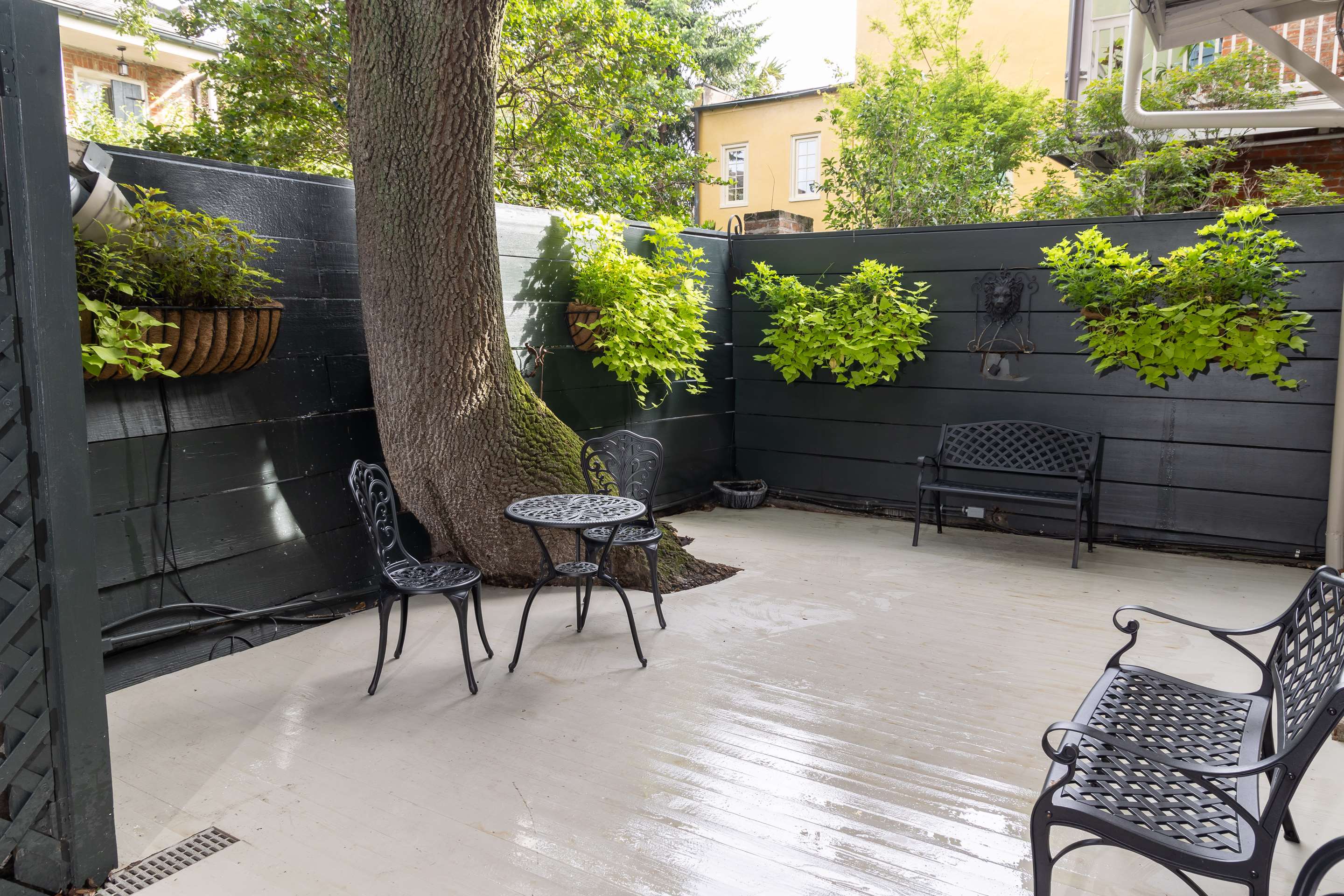 Courtyard | Inn on St Ann