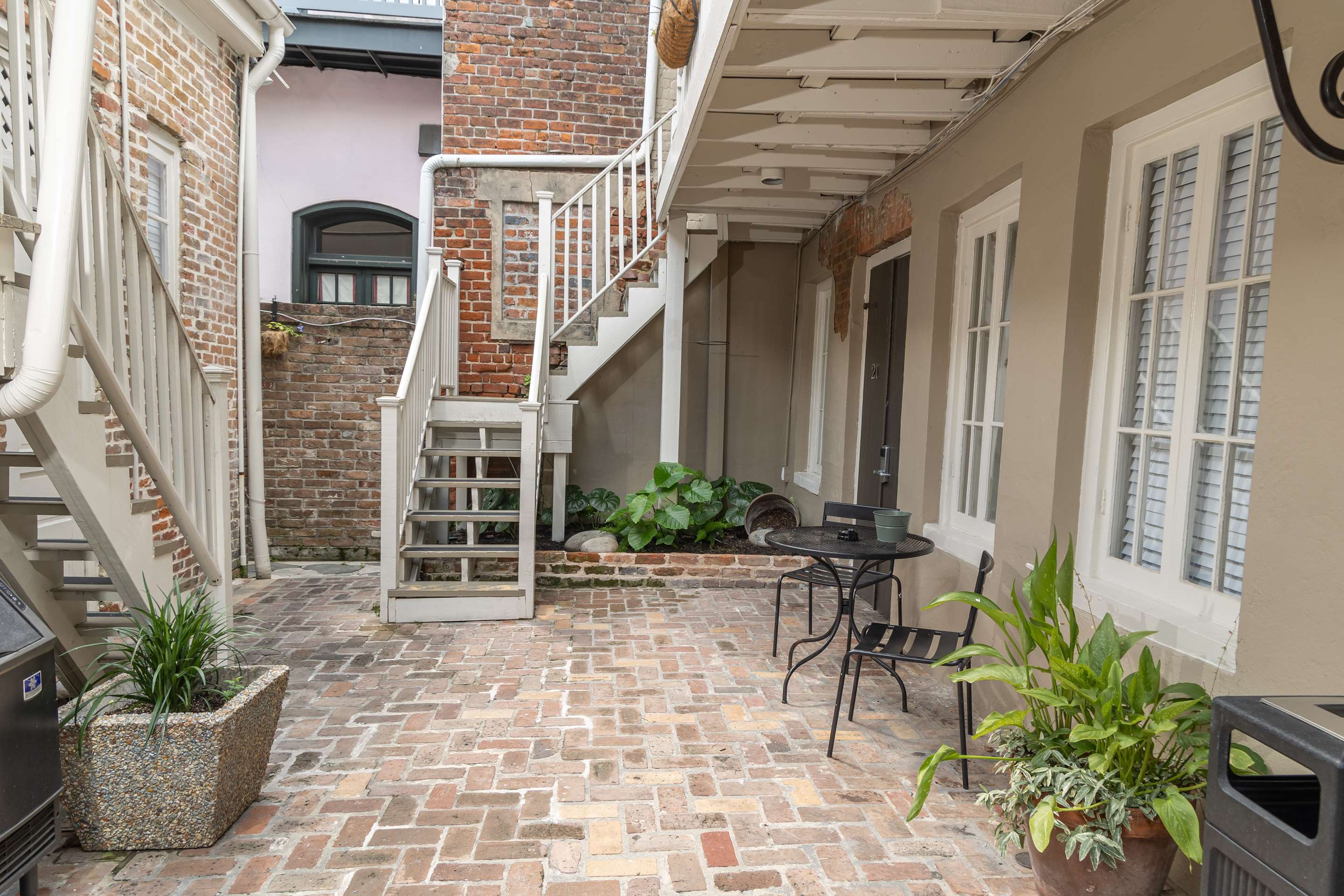 Courtyard | Inn on Ursulines