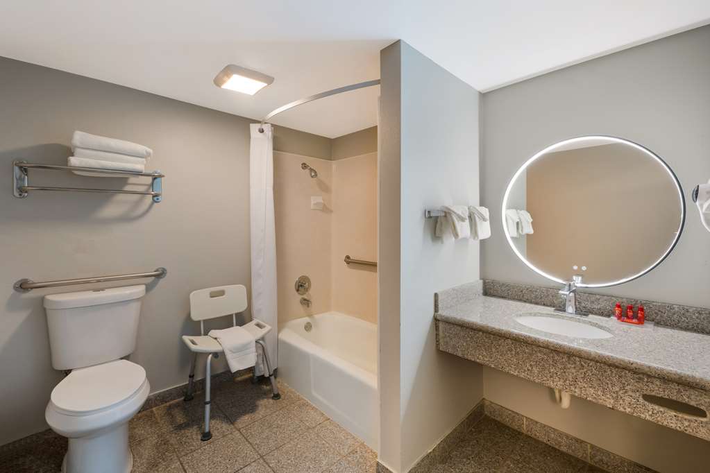 COMFORT INN NEAR HEARST CASTLE - CA-guestroom-Guest Room,Bathroom,On-Site.jpg