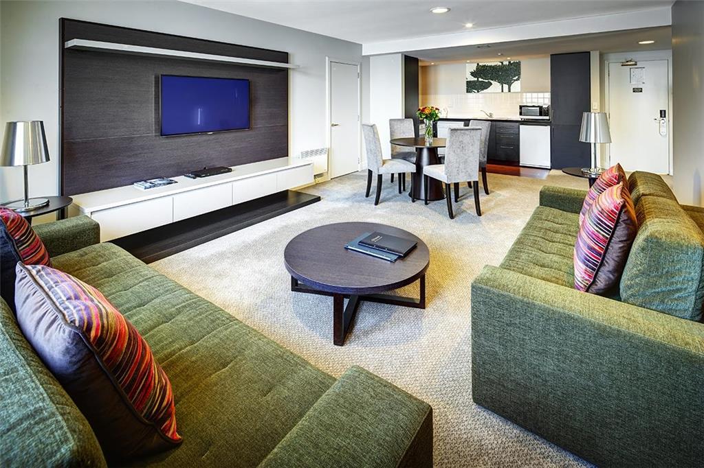 Rendezvous Heritage Queenstown-guestroom-Guest Room,Suite,On-Site.jpg