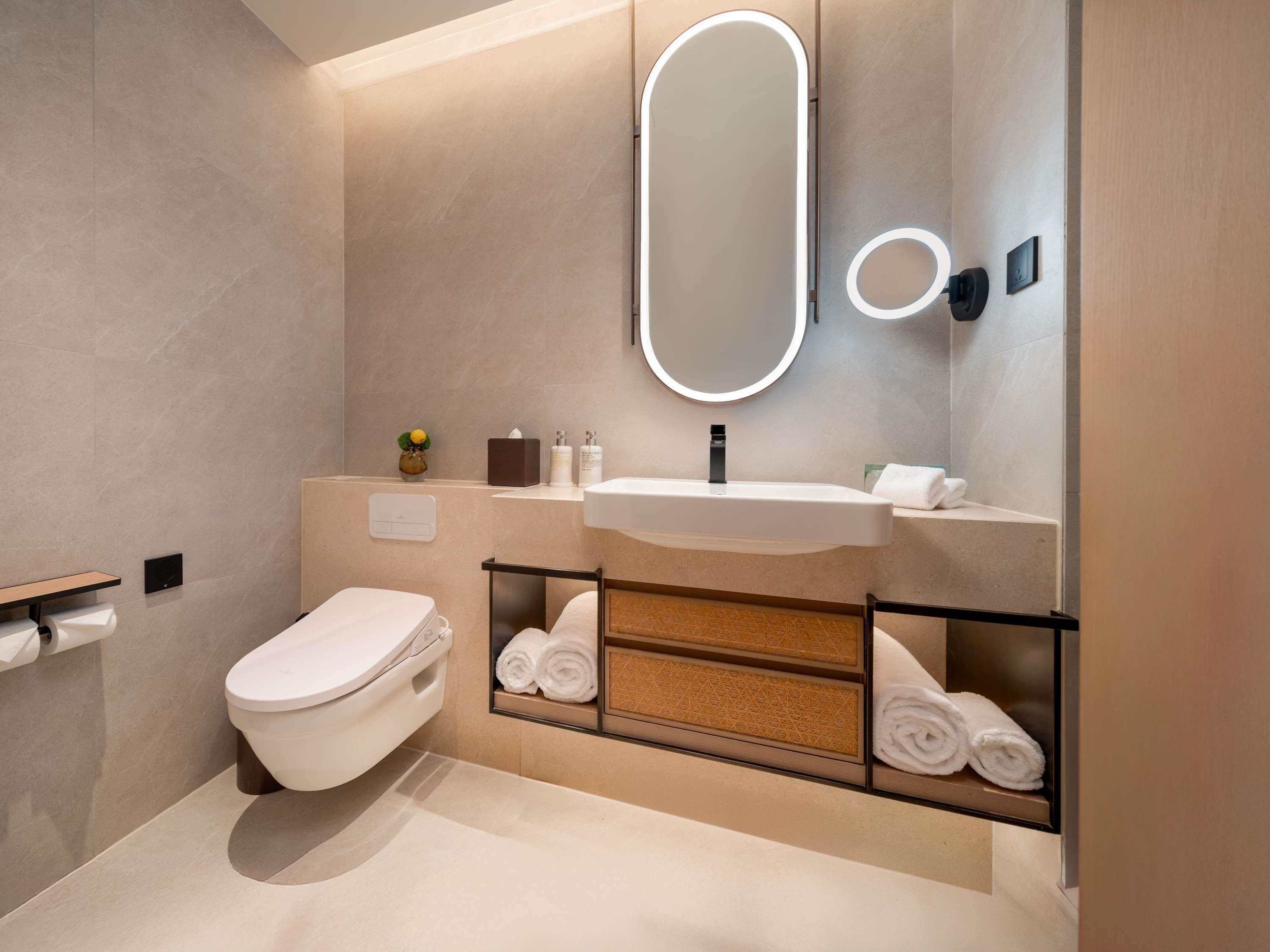 Ming Hotel Nanjing - MGallery Collection Room Type - Superior Room, 1 King Size Bed, City View