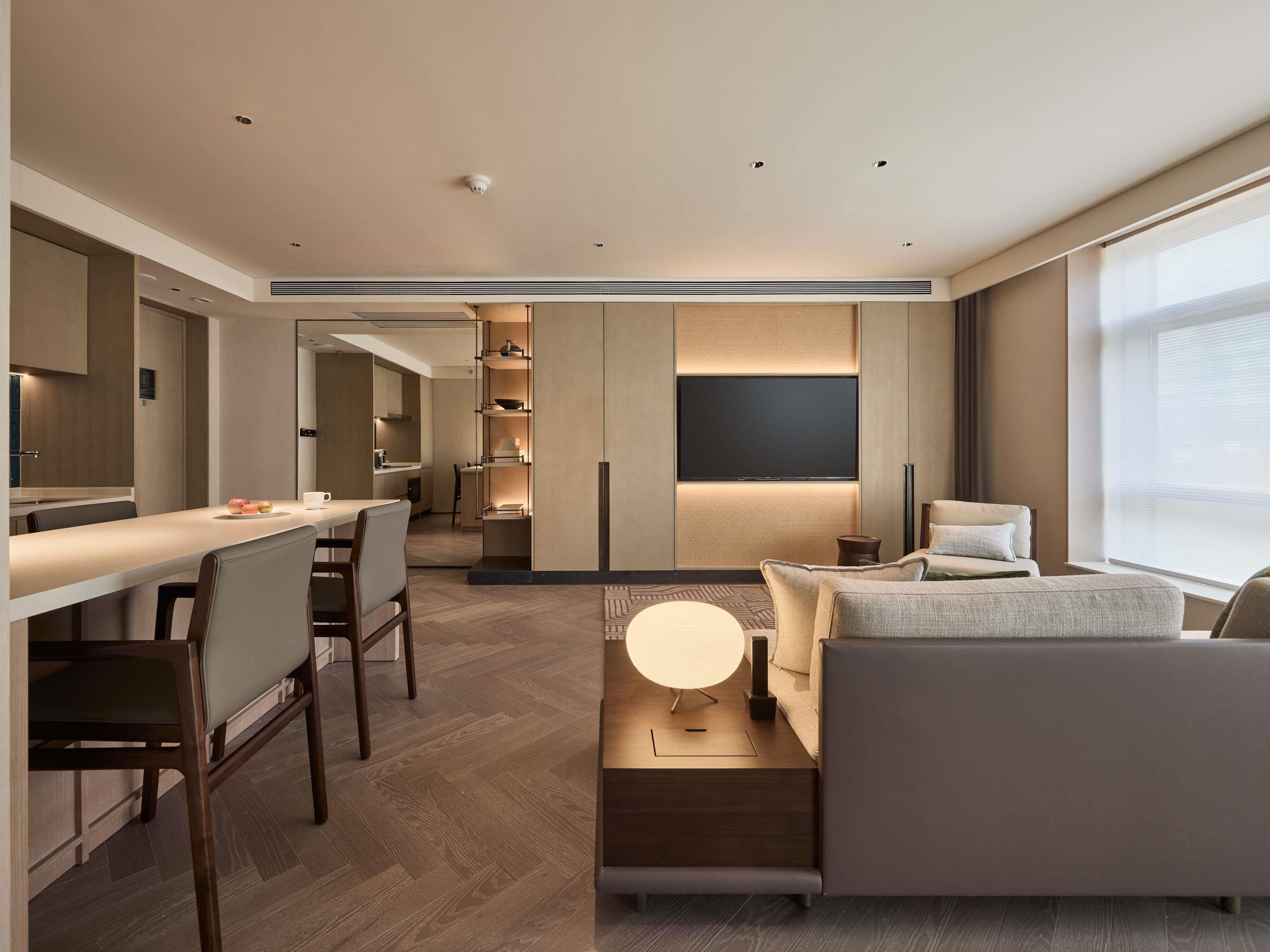 Ming Hotel Nanjing - MGallery Collection Room Type - Superior Suite, 1 King Bed