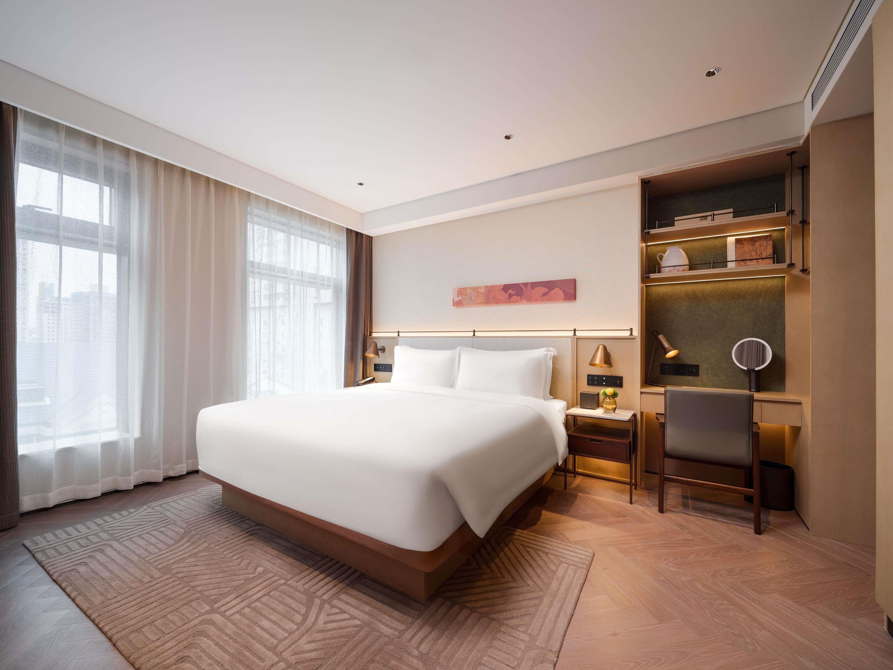 Ming Hotel Nanjing - MGallery Collection Room Type - Family Suite, 1 King Bed with Sofa bed