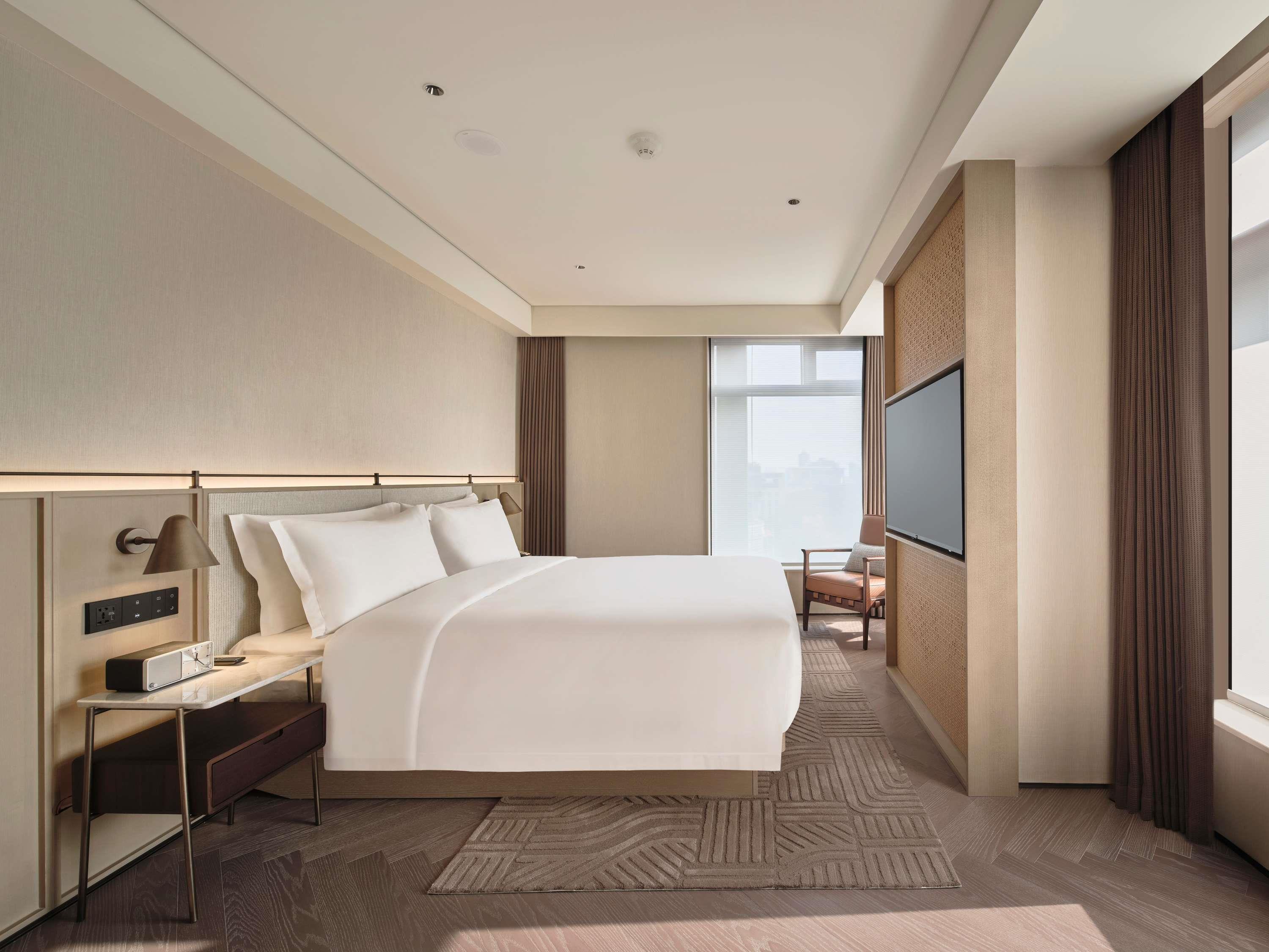 Ming Hotel Nanjing - MGallery Collection Room Type - Deluxe Suite, 2 Bedrooms (2 King Beds)