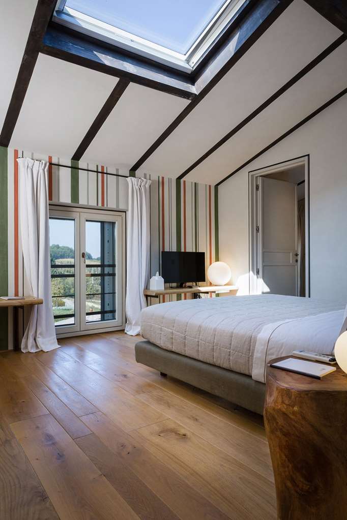 LOCANDA LA RAIA-guestroom-Guest Room,On-Site.jpg