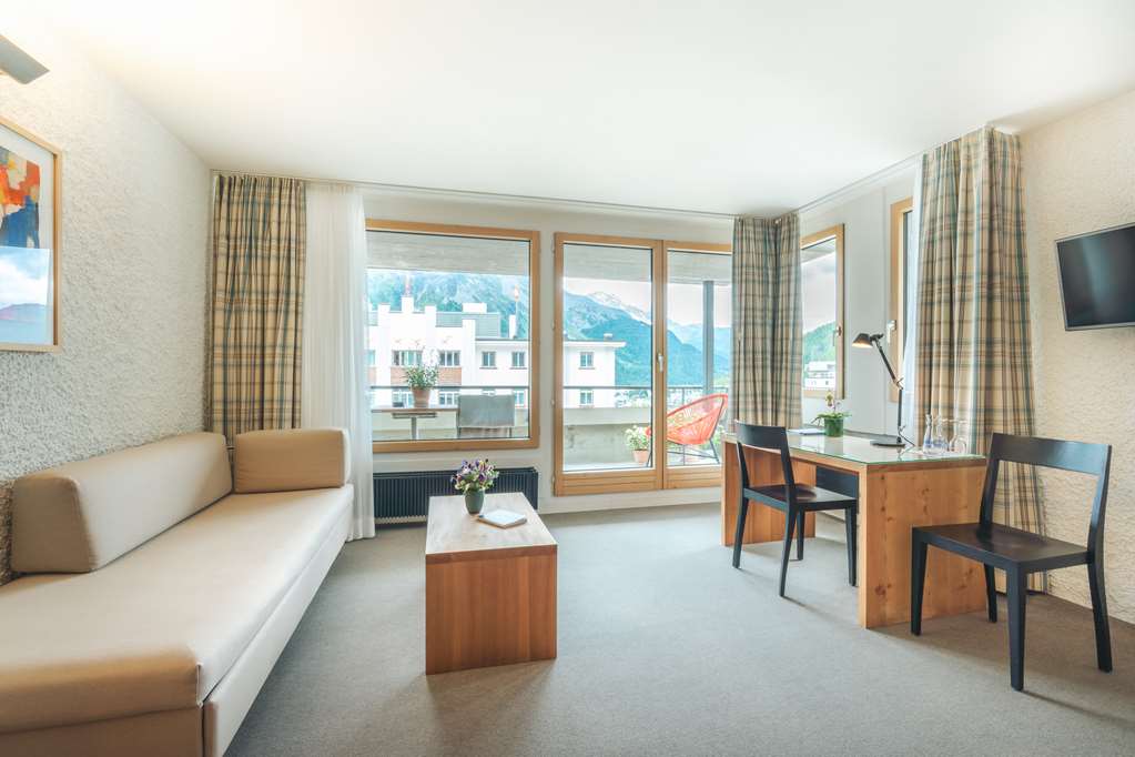 HAUSER HOTEL ST MORITZ-guestroom-Guest Room,On-Site.jpg