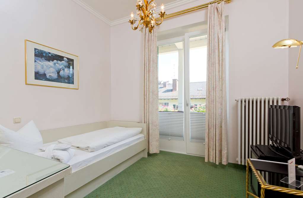 WITTELSBACHER HOF SWISS QUALITY HOT-guestroom-Guest Room,On-Site.jpg