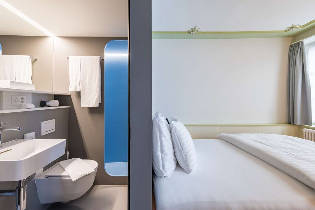 LINDE HEIDEN SWISS QUALITY HOTEL-guestroom-Guest Room,Bathroom,On-Site.jpg