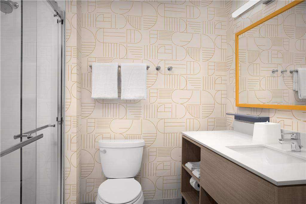 HOME2 SUITES BY HILTON ROHNERT PARK-guestroom-Guest Room,Bathroom,On-Site.jpg