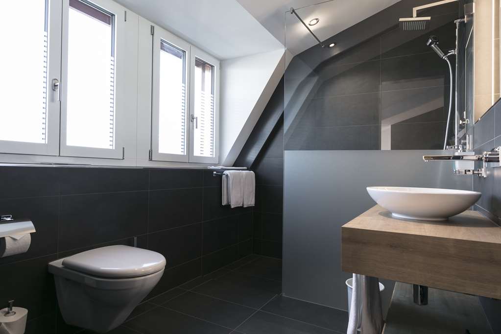 ABC SWISS QUALITY HOTEL-guestroom-Guest Room,Bathroom,On-Site.jpg